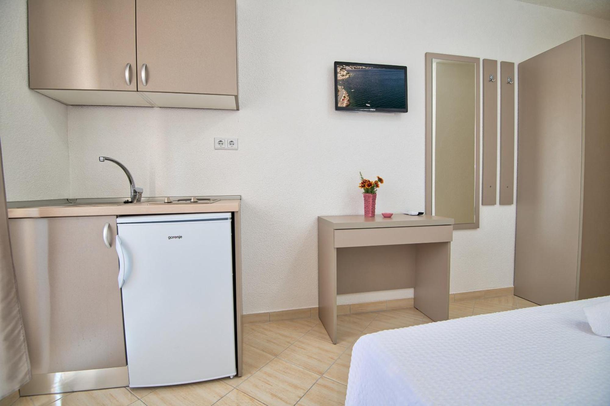 Studio & Apartments More เนอุม ภายนอก รูปภาพ