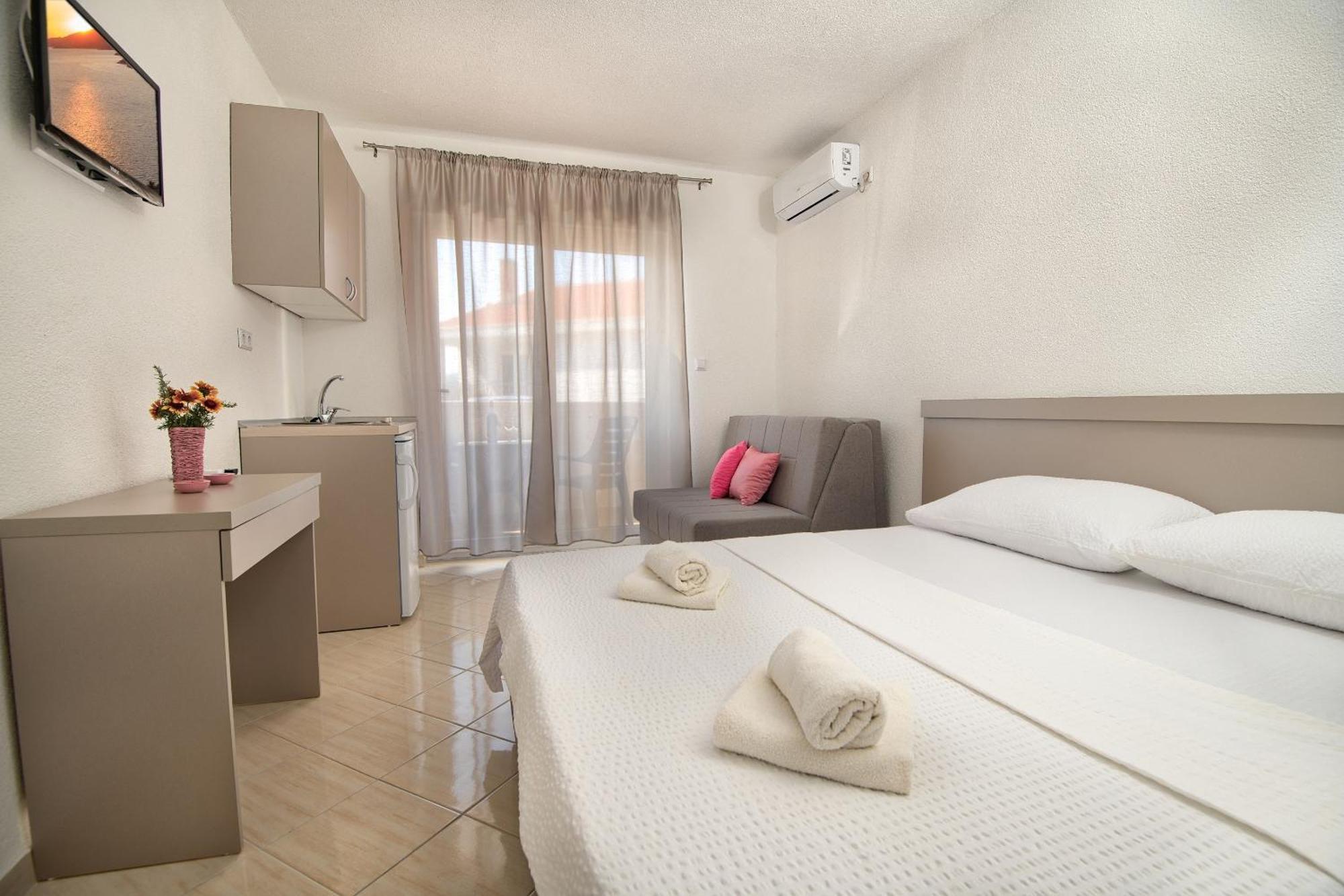 Studio & Apartments More เนอุม ภายนอก รูปภาพ