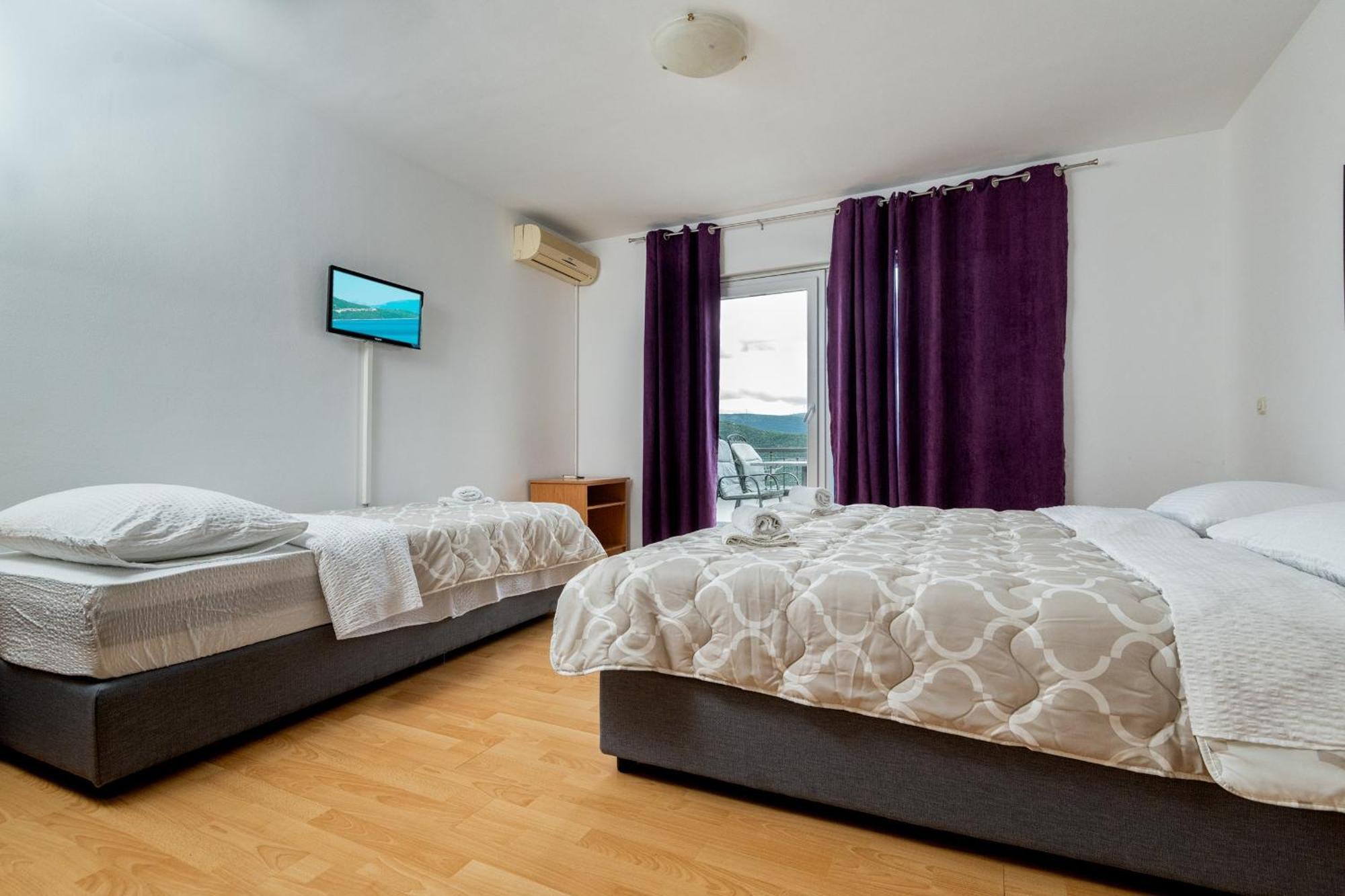 Studio & Apartments More เนอุม ภายนอก รูปภาพ